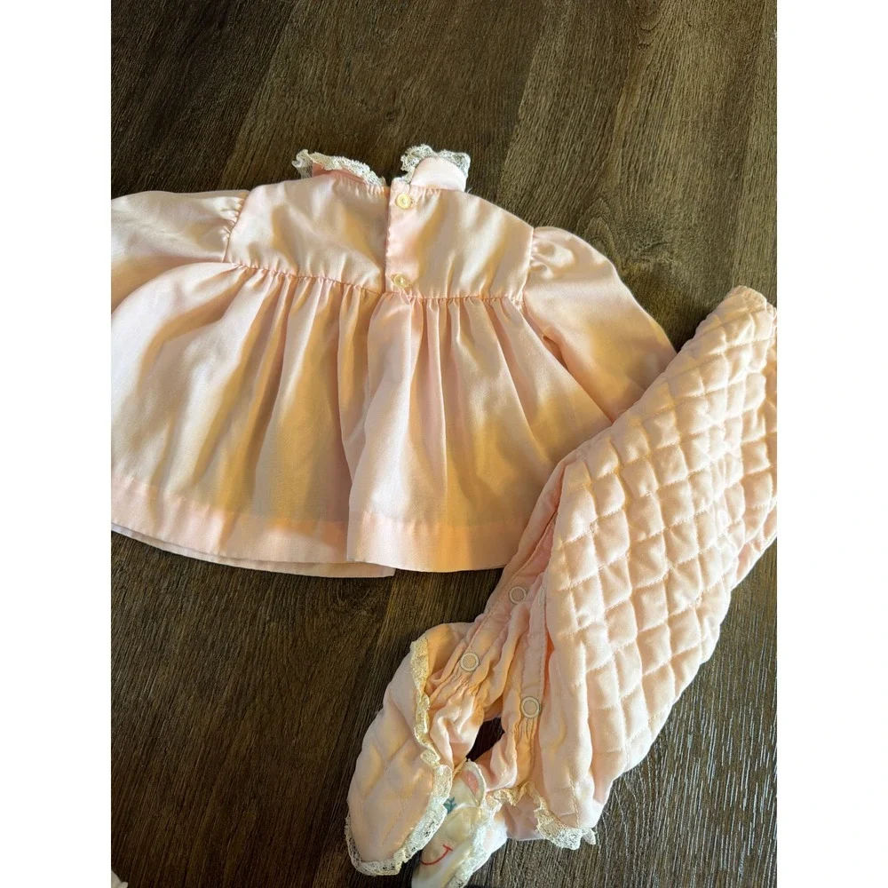 Vintage Nannette Baby Girls Pink Quilted 2 Piece Set Bear Embroidery Lace Trim M
